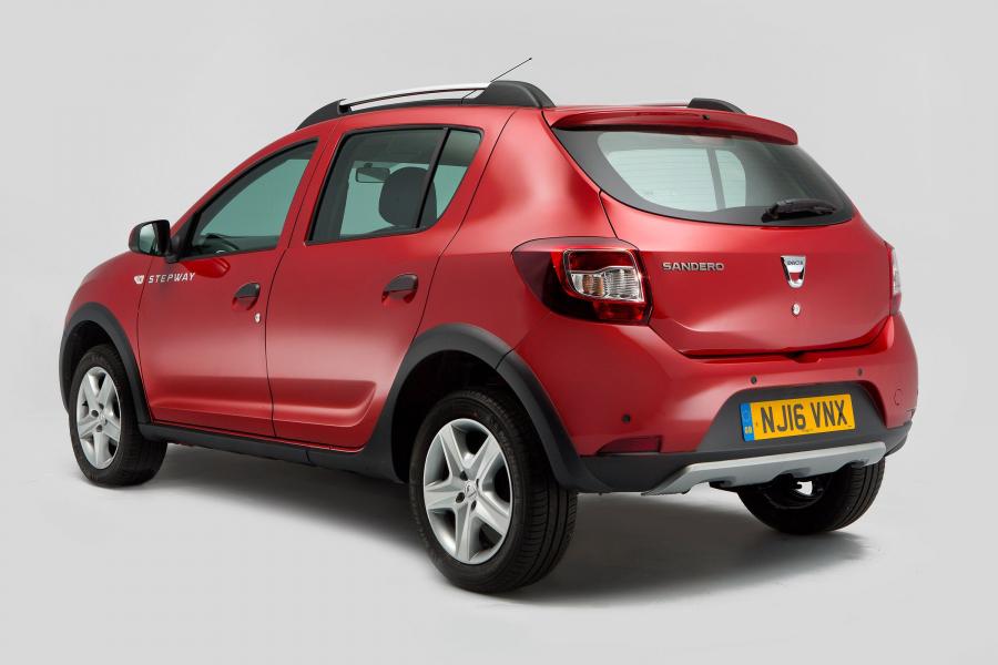  Dacia Sandero Stepway 2013 года  (UK) (фото 2 из 37)